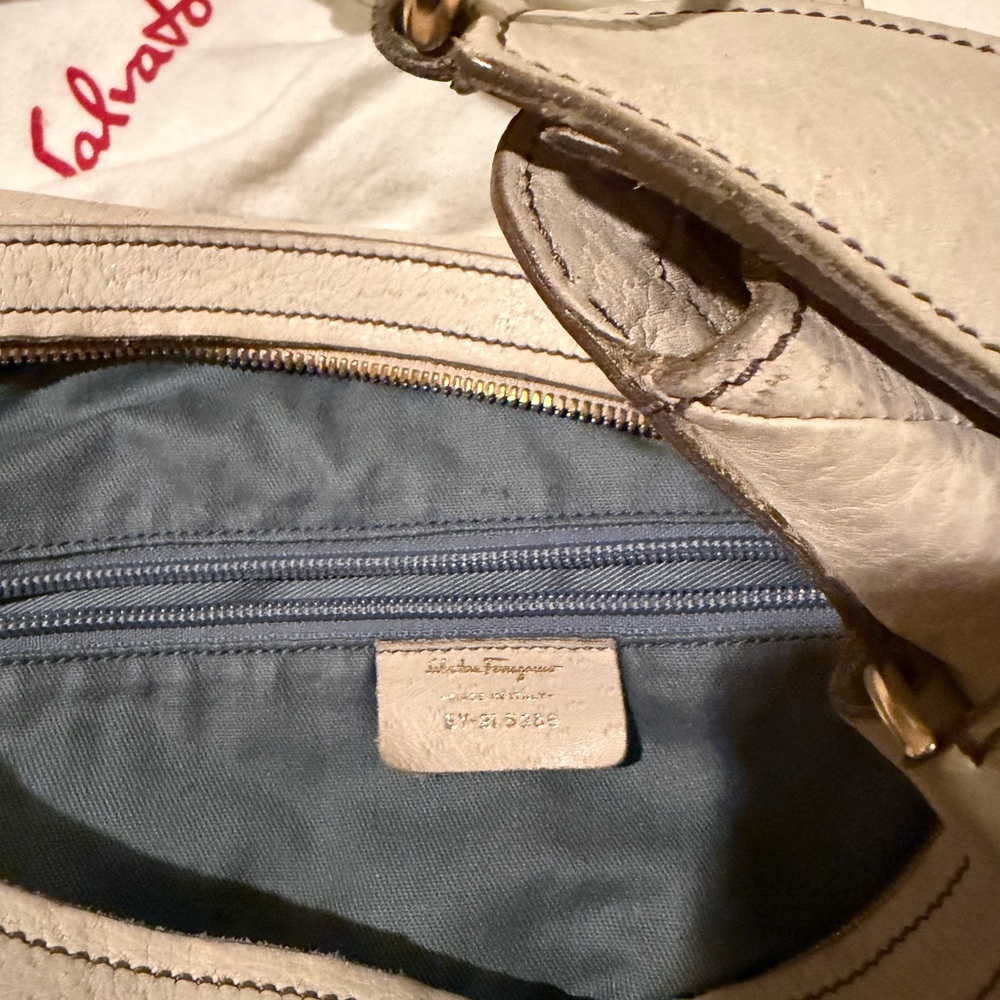 Salvatore Ferragamo Beige Leather Hobo Bag with Gold Hardware - Picture 2 of 4